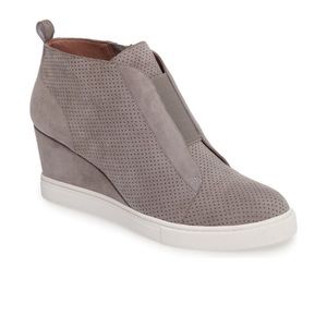 Linea Paolo Wedge Sneaker size 6.5